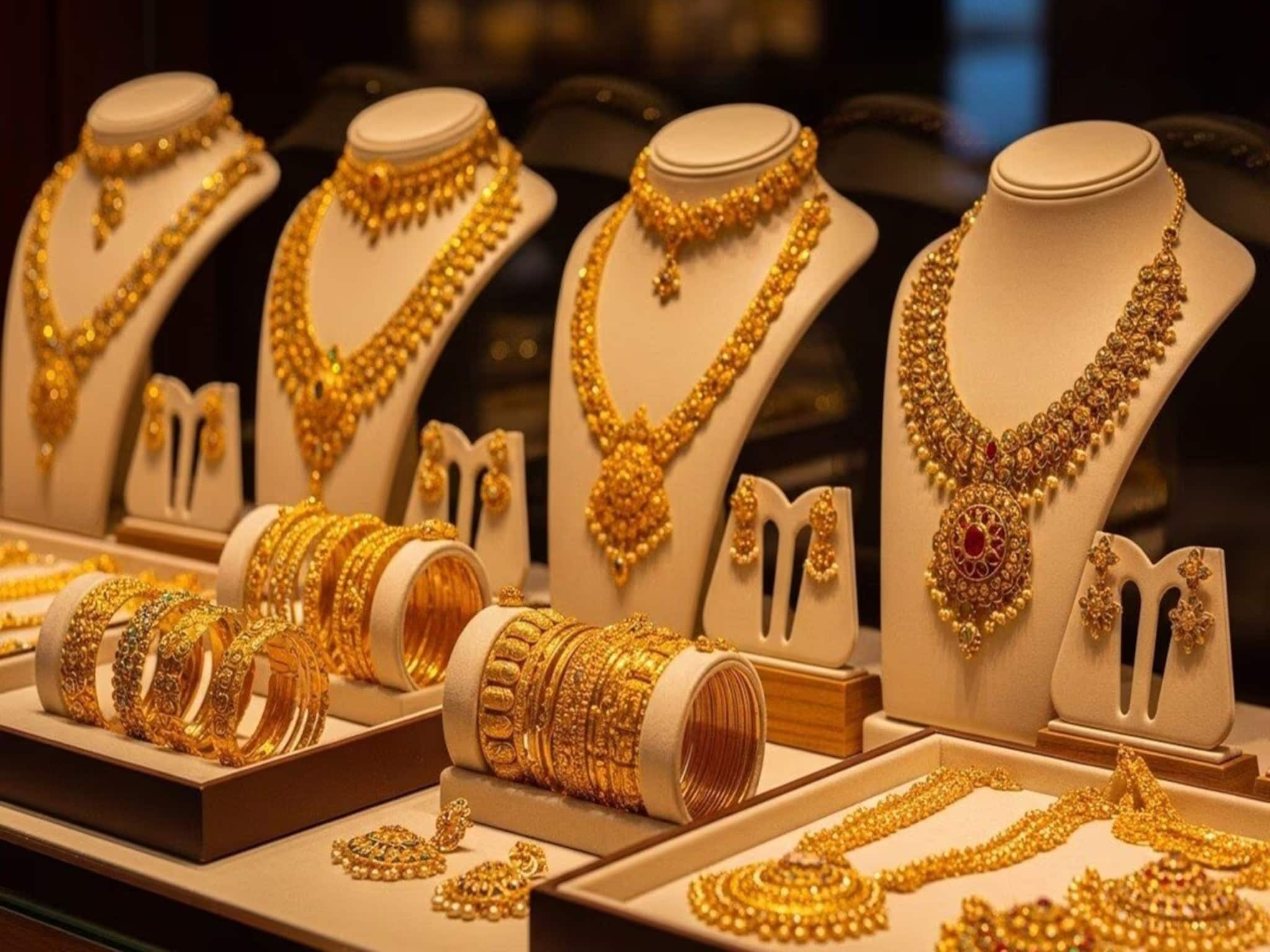 Gold Investment Monetization Schemes: লকারে ফেলে রাখবেন না, সোনা থেকে টাকা আয় করার রয়েছে দারুণ উপায়