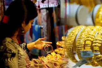 আগামী ২-৩ মাসে বিপুল দাম বাড়তে চলেছে সোনার, জানালেন মার্কেট বিশেষজ্ঞরা