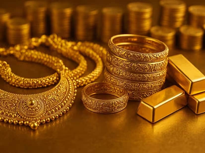 গত কয়েক বছরে যে ভাবে হু হু করে বেড়ে চলেছে সোনালি ধাতুর দাম তার জেরে অনেকেই এখন অন্যান্য বিনিয়োগের মাধ্যমে পাশাপাশি সোনায় বিনিয়োগ করা লাভজনক মনে করেছেন ৷তথ্যসূত্র: স্বর্ণশিল্প বাঁচাও কমিটি (SSBC) ৷