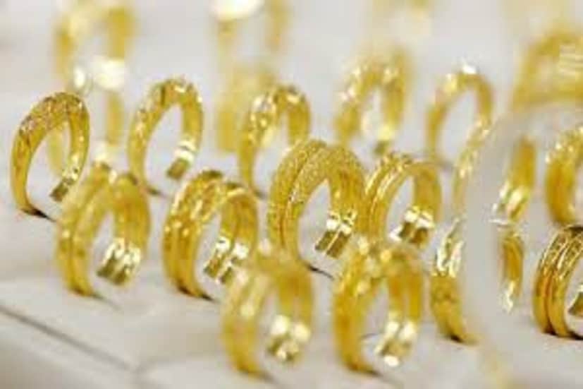 ১০ গ্রামের দাম ৪৩,৯১০ টাকা (বেড়েছে), ১০০ গ্রামের দাম ৪,৩৯,১০০ টাকা (বেড়েছে ২,৬০০) ৷ প্রতীকী ছবি ৷