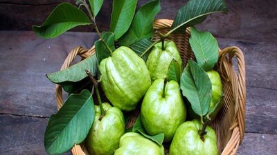 Is Eating Guava Skin Healthy Or Harmful?