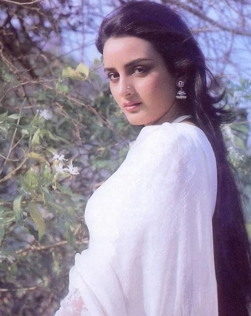 ফারাহ আরও বলেন, “বিশ্বাস করুন, আমি জানি না আমি কী করছি বা কোথা থেকে ছুরি পাই। আর যখন আমি আমার শিরা কেটে ফেলি তখন তেমন ব্যথাও হয় না। আসলে এটি করে আমি আমার মনোযোগ সেই সমস্যা থেকে সরিয়ে নিই যা আমাকে এত বিরক্ত করছিল। এটি তাদের বিরক্ত করার আমার উপায়। তারা জানবে না আমি আত্মহত্যা করেছি কি না, কিন্তু যখনই তারা আমার ক্ষতগুলি এভাবে দেখবে, তারা জানবে যে তারা আমাকে কষ্ট দিয়েছে।”