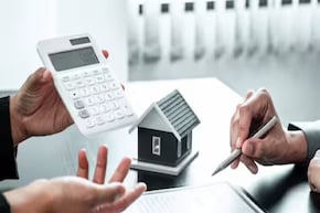 প্রথম House Loan চালু থাকার সময়েই কি দ্বিতীয় গৃহঋণ নেওয়া উচিত? বিশেষজ্ঞরা কী বলেন?