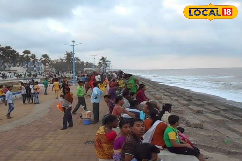 শুক্রবার দিনভর কখনো মেঘে ঢেকেছিল আকাশ, আবার কখনো দেখা মিলেছে রোদের। তবে শনিবার সকাল থেকেই দিঘার আকাশের মুখ ভার। সমুদ্রের জল কিছুটা উত্তাল থাকলেও পর্যটকদের উপচে পড়া ভিড় দেখা গেছে। সপ্তাহান্তে ছুটি কাটাতে দিঘার সমুদ্রে ভিড় জমিয়েছেন পর্যটকরা। মেঘলা আবহাওয়ার মধ্যেও তাঁরা সমুদ্রস্নানের আনন্দ উপভোগ করছেন।