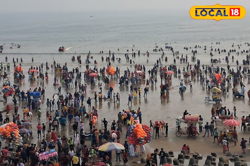 ঘূর্ণিঝড় ‘মন্থা’র দাপট এখনও রয়েছে দিঘার আকাশে। শনিবার সকাল থেকে দিঘার আকাশের মুখ ভার। নিম্নচাপের প্রভাবে সকাল থেকেই ঘন মেঘে ঢেকে রয়েছে দিঘা। তবে সকাল পর্যন্ত বৃষ্টির দেখা মেলেনি। তবুও মেঘলা আবহাওয়ার মধ্যেই সপ্তাহান্তে দিঘার সমুদ্র সৈকতে ভিড় জমিয়েছেন পর্যটকরা। হালকা বাতাস বইছে, কিন্তু তাতে উচ্ছ্বাসের ভাঁটা পড়েনি। (তথ্য ও ছবি : মদন মাইতি)