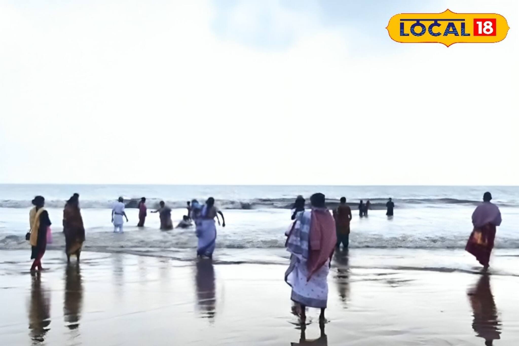 Sea Bathing In Digha: দিঘার সমুদ্রে এক ভিন্ন দৃশ্য! শতাধিক বৃদ্ধ-বৃদ্ধা সমুদ্রস্নানে খুঁজে পেলেন তাদের হারান যৌবন