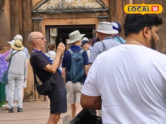 আন্তর্জাতিক পর্যটন মানচিত্রে জায়গা করে নিচ্ছে, বিদেশি পর্যটকদের ভিড় কালনায়