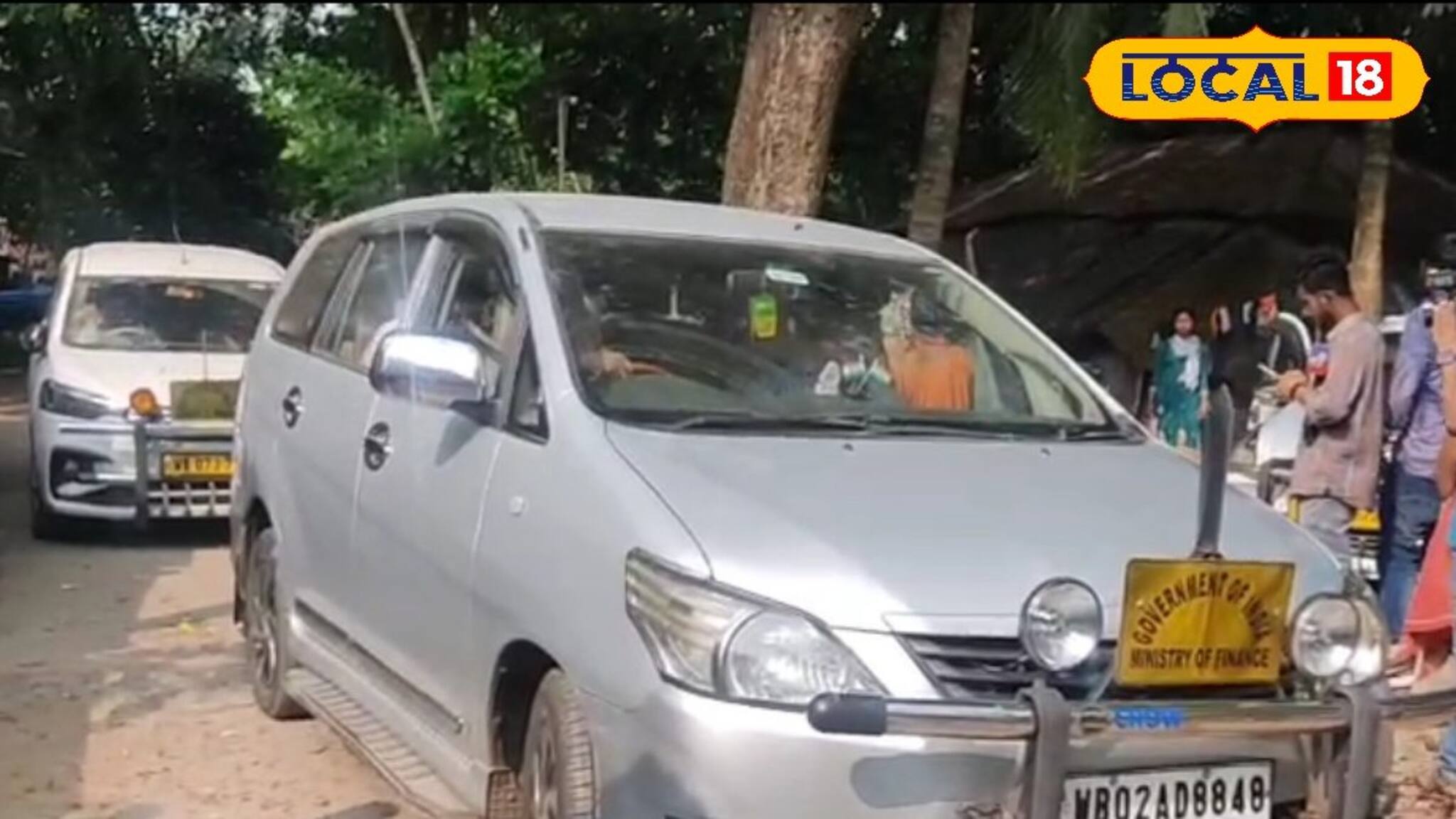 টিনের ছাউনি দেওয়া মাটির ঘরে ঠাসা নথি-পাসপোর্ট! চাকদহে কাঠ মিস্ত্রির বাড়িতে ইডির হানা