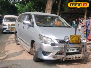 ইডির আধিকারিকেরা এসে পৌঁছালো কাঠমিস্ত্রির বাড়িতে