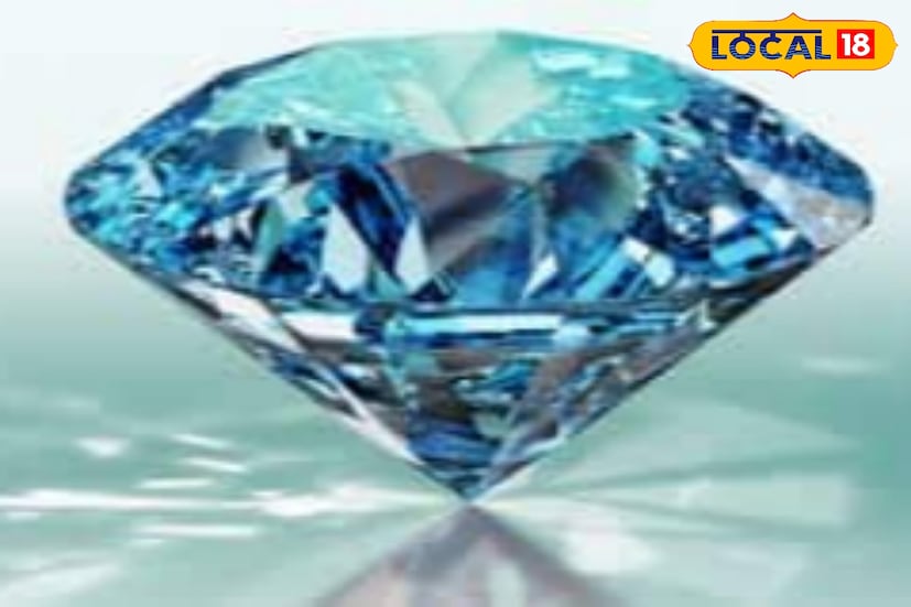 হিরে যে কেবল দেখতেই সুন্দর তা নয়, এই রত্ন আমাদের ভাগ্যের হাল বদলে দিতেও সক্ষম। হিরের ঔজ্জ্বল্য কপালের হাল বদলে দিতে সক্ষম। তবে তা সকলের ক্ষেত্রে প্রযোজ্য নয়। হিরে যে কেবল দেখতেই সুন্দর তা নয়, এই রত্ন আমাদের ভাগ্যের হাল বদলে দিতেও সক্ষম। হিরের ঔজ্জ্বল্য কপালের হাল বদলে দিতে সক্ষম। তবে তা সকলের ক্ষেত্রে প্রযোজ্য নয়।