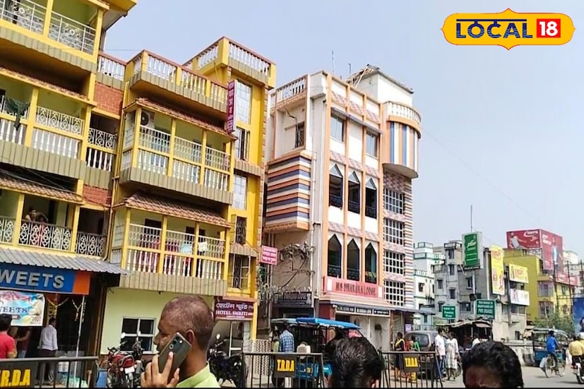 বঙ্গে শুরু হয়েছে শীতের আমেজ। দুপুর দিকে আবহাওয়া কিছুটা গরম থাকলেও সন্ধ্যা নামতে এবং রাত গড়াতে শুরু করলেই বেশ অনুভব করা যাচ্ছে শীতের স্নিগ্ধ হাওয়া। এই সময় ভ্রমণ পিপাসু বাঙালি হাতে এক দুই দিনের ছুটি পেলেই ছুটে আসেন বীরভূম ভ্রমণের জন্য। কারণ এই লাল মাটির জেলা বীরভূমে একাধিক দেখা জায়গা রয়েছে। যেমন রয়েছে পাঁচটি সতীপীঠ তেমন রয়েছে সিদ্ধপীঠ তারাপীঠ। (ছবি ও তথ্য: সৌভিক রায়)