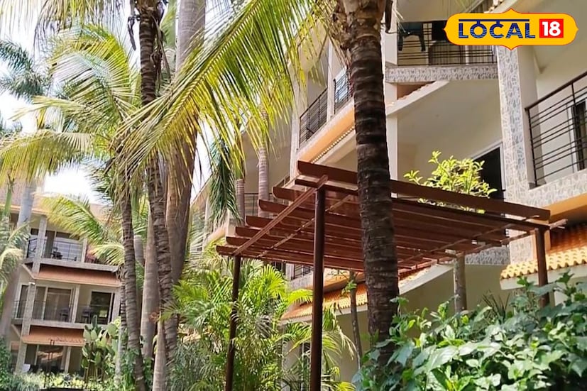 অন্যদিকে তারাপীঠের এক বেসরকারি হোটেল মালিক জানান