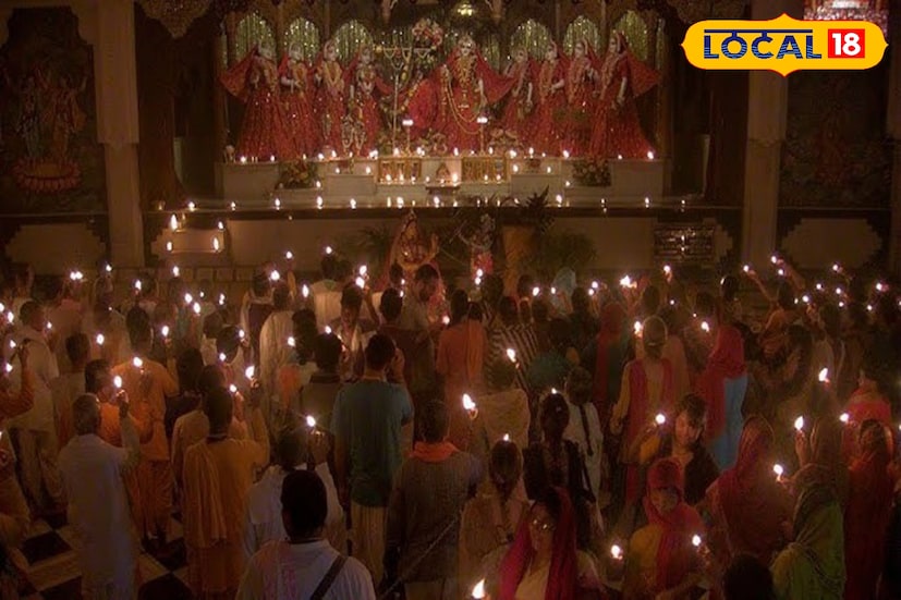 দীপদান অনুষ্ঠান চলছে প্রতিদিন সন্ধ্যা সাতটা থেকে রাত আটটা পর্যন্ত । প্রতিবছর এই অনুষ্ঠানের জন্য ধর্ম প্রাণ হাজার হাজার মানুষ এবং দেশ-বিদেশ থেকে অসংখ্য ভক্ত সমবেত হয় মায়াপুর ইসকনে ।