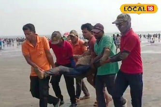 পরিবার নিয়ে বেড়াতে এসে বিপদে পর্যটক! দিঘার সমুদ্রে তলিয়ে যাচ্ছিলেন, ঝাঁপিয়ে পড়ে উদ্ধার করল নুলিয়ারা