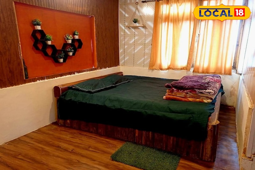 *শিলিগুড়ি বা নিউ জলপাইগুড়ি স্টেশন থেকে গাড়ি রিজার্ভ করে আড়াই ঘণ্টার মধ্যেই পৌঁছে যাওয়া যায় গুফাপাতালে। স্বল্প খরচে যাত্রা করতে চাইলে শেয়ার গাড়িতেও যাওয়া যায় সহজে। প্রতিদিন জনপ্রতি প্রায় ১২০০-২২০০ টাকার মধ্যে থাকা-খাওয়ার প্যাকেজ পাওয়া যায়।