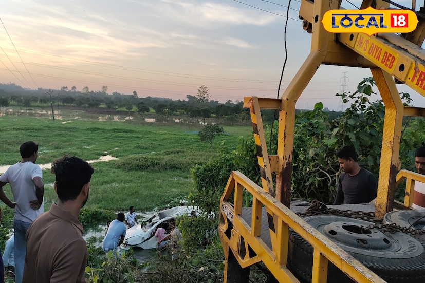 ঘটনায় আহতদের উদ্ধারের পর নিখোঁজ চালকের খোঁজে তল্লাশি শুরু করে পুলিশ ও স্থানীয়রা। এরপর অবশেষে গ্রামবাসী এবং পুলিশের প্রচেষ্টায় প্রায় ৫ ঘন্টা পর নিখোঁজ চালকের মৃতদেহ উদ্ধার করে পুলিশ। মৃতদেহ উদ্ধারের পর ময়নাতদন্তের জন্য পাঠানো হয় মালদহ মেডিক্যাল কলেজ হাসপাতালে। (ছবি ও তথ্য: জিএম মোমিন)