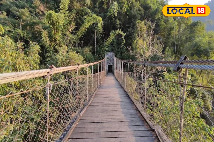 বিদ্যাং থেকে লেপচা জাদুঘর, রক্রপং গুম্ফা, লামাহাটা ইকো পার্ক-সহ বেশ কিছু দর্শনীয় স্থানে ঘুরে নেওয়া যায় খুব সহজেই। ট্রেকিং প্রেমীদের জন্য রয়েছে ছোট ছোট জঙ্গল পথ, যেখানে হাঁটলেই শুনতে পাওয়া যায় কেবল পাখির ডাক আর বাতাসের শব্দ। স্থানীয় পর্যটন উদ্যোক্তাদের কথায়, “যারা সত্যিই শান্তি খুঁজতে চান, বিদ্যাং তাদের জন্য।” সোশ্যাল মিডিয়ায় ছবির মাধ্যমে দ্রুত জনপ্রিয়তাও বাড়ছে এই অফবিট গন্তব্যের। নিঃশব্দ পাহাড়ের কোলে, মেঘের সঙ্গতে কয়েকটা দিন...বিদ্যাং ভ্রমণ মানে ঠিক এটাই!