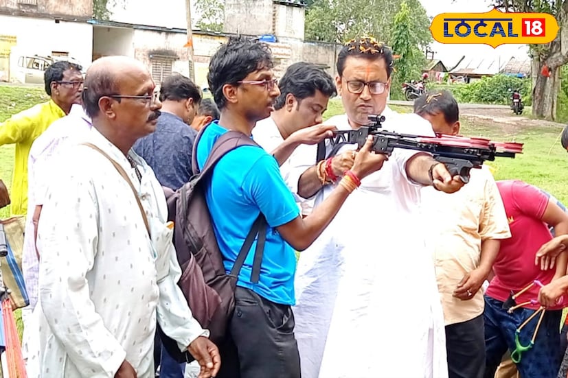 সপ্তাহে একদিন জেলার বিভিন্ন প্রান্ত থেকে আগ্রহী ছেলেমেয়েরা প্রশিক্ষণ নেবে। আয়োজনে 'অল বেঙ্গল স্লিংশট অ্যাসোসিয়েশন'। উদ্যোক্তাদের কথায় জানা যায়, ইতিমধ্যেই ৮ বছর থেকে শুরু করে বিভিন্ন বয়সের মহিলা ও পুরুষ প্রশিক্ষণ নিতে যুক্ত হয়েছেন।