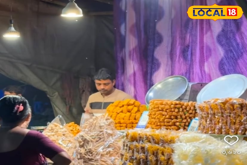 রাসের প্রথমদিন ঠাকুরের রাখাল বেশ। দ্বিতীয় দিন তিনি নটবর। তৃতীয় দিন রাজবেশ পরিয়ে তাঁকে রাসমঞ্চে আনা হয়। মেলার মূল আকর্ষণ সার্কাস। মেলা চলবে এক মাস। গাছগাছালি থেকে শুরু করে জিলিপি, বাদাম, গৃহস্থালির সব ধরনের দোকান বসেছে। (ছবি ও তথ্য: সুমন সাহা) 