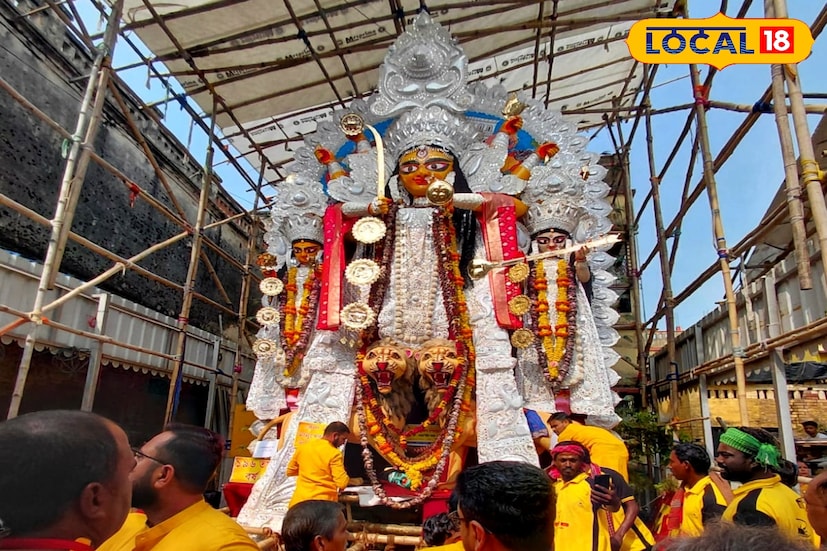প্রায় দুই শতকের ঐতিহ্য বহন করা এই পুজো আজও নবদ্বীপবাসীর কাছে গর্বের প্রতীক এবং ভক্তদের কাছে এক অমলিন আবেগের উৎসব। (ছবি ও তথ্যঃ মৈনাক দেবনাথ)
