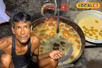 অগ্নিমূল্যের বাজারেও মাত্র ১ টাকায় চপ! বীরভূমের কোমাগ্রামের দিলীপ দে যেন এক আশ্চর্য অধ্যায়