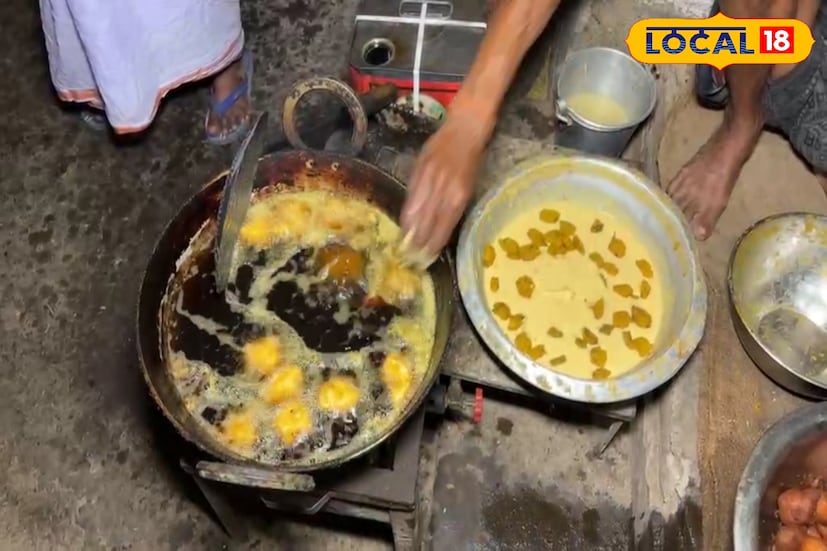 অগ্নিমূল্যের এই সময়ে যেখানে এক কাপ চায়ের দামও ১০ টাকা, সেখানে এক টাকায় চপ বিক্রি যেন এক রূপকথা। তবু দিলীপ দে প্রমাণ করেছেন, মায়ের ইচ্ছা, নিজের পরিশ্রম আর ভালবাসা থাকলে আজও ১ টাকায় সুখ বিক্রি করা যায়।