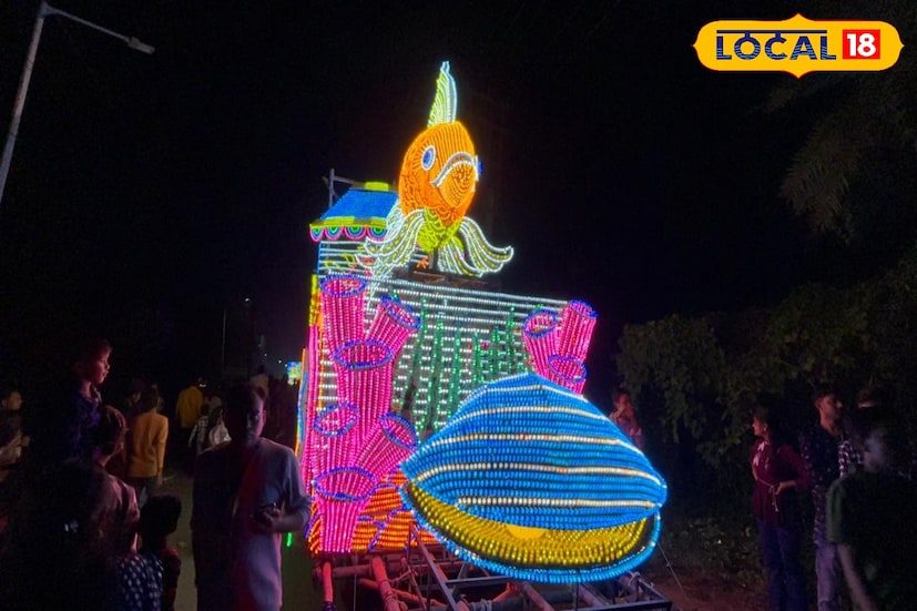 নদীয়া জেলার শান্তিপুর বা নবদ্বীপের রাস উৎসব যেমন জনপ্রিয়, ঠিক তেমনই জনপ্রিয় পূর্ব বর্ধমান জেলার দাঁইহাট শহরের রাস পূর্ণিমা। শতাব্দী প্রাচীন এই উৎসবকে কেন্দ্র করে প্রতিবছর শহরে নেমে আসে উৎসবের রঙ, ভিড়ে ভরে যায় রাস্তাঘাট। দাঁইহাটের রাস উৎসব আজ শুধু ধর্মীয় বা ঐতিহ্য নয়, এক অনন্য সাংস্কৃতিক মিলনক্ষেত্রেও পরিণত হয়েছে।তথ্য ও ছবি : বনোয়ারীলাল চৌধুরী