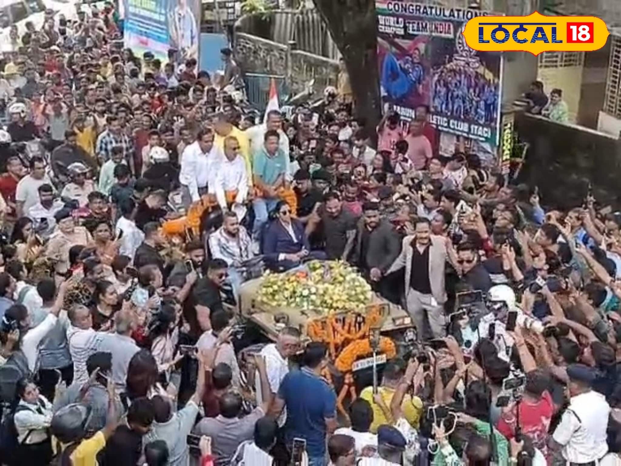 Golden Girl Richa Ghosh: প্রিয় রিচা দিদির জন্য প্রিয়ার গিফট, যখন গিয়েছিলেন তখন আর আজ সব আলাদা, শিলিগুড়িতে সোনার মেয়ের জন্য জনজোয়ার