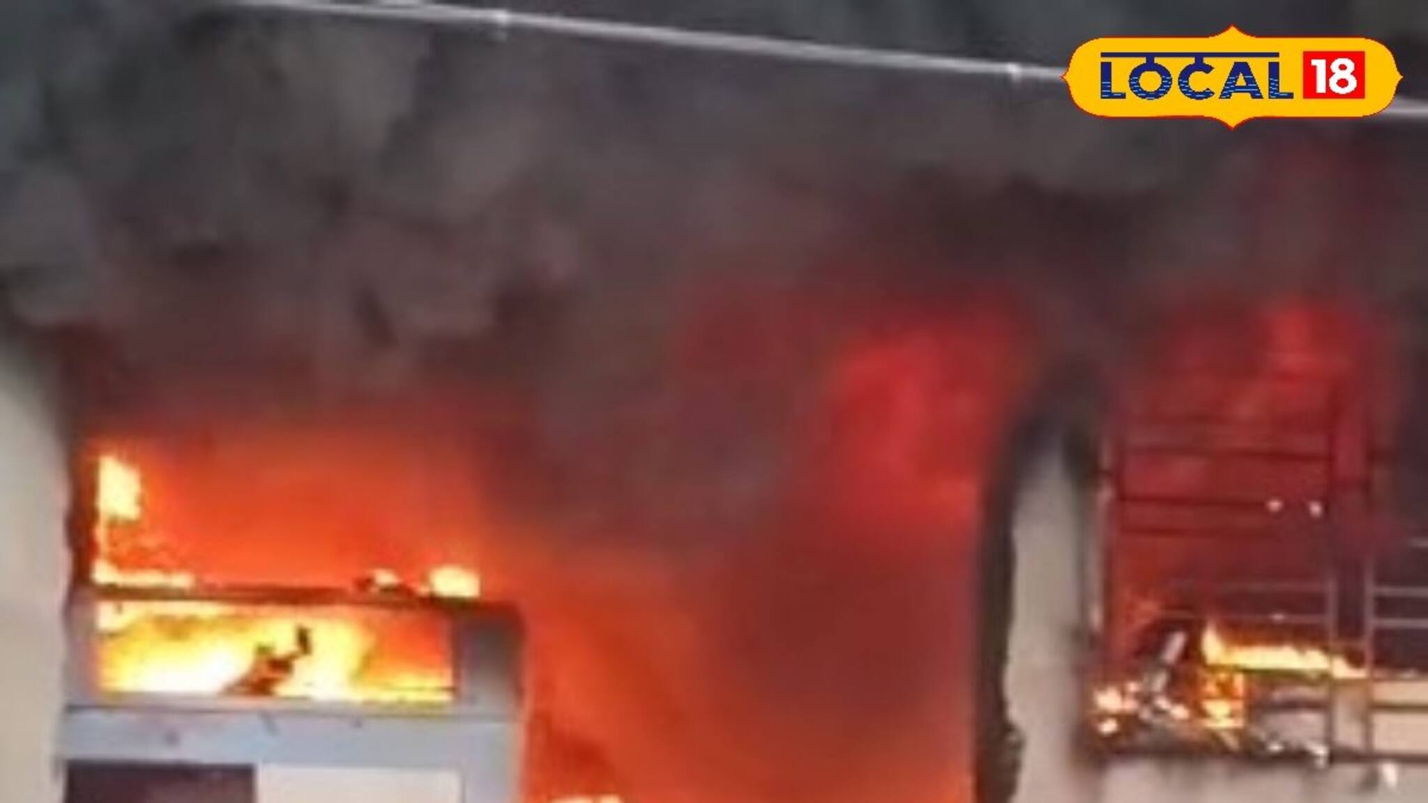 Fire Incident: বাঁকড়ার লেজার কাপড় কাটিং কারখানায় ভয়াবহ আগুন, কালো ধোঁয়ায় ঢেকেছে গোটা এলাকা, আতঙ্কে স্থানীয়রা