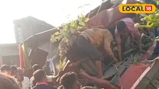 দুর্ঘটনায় ক্ষতিগ্রস্ত লরি