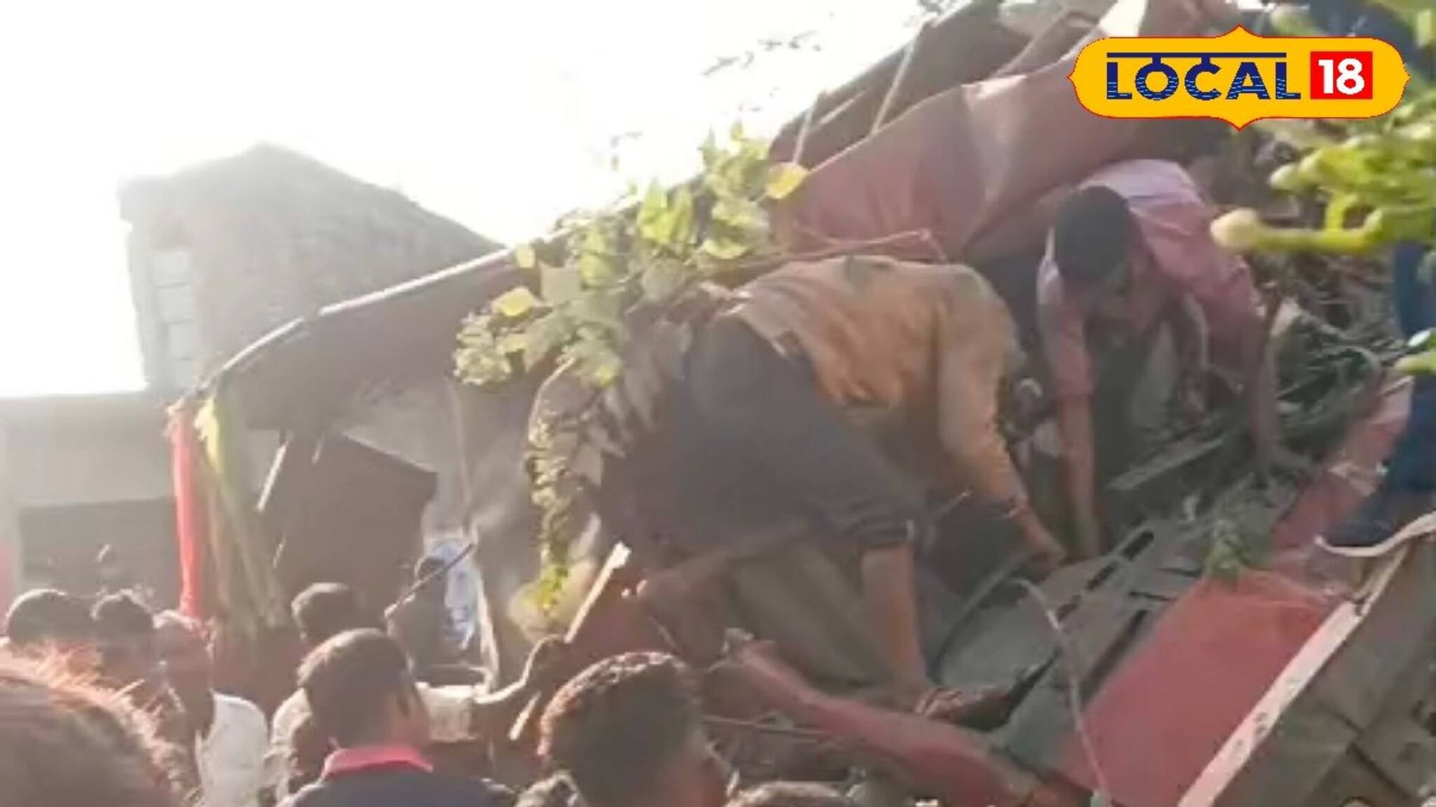 খড়গ্রামে দুই গাড়ির মুখোমুখি সংঘর্ষ! রক্তে ভাসল রাস্তা, দুর্ঘটনায় মৃত ২