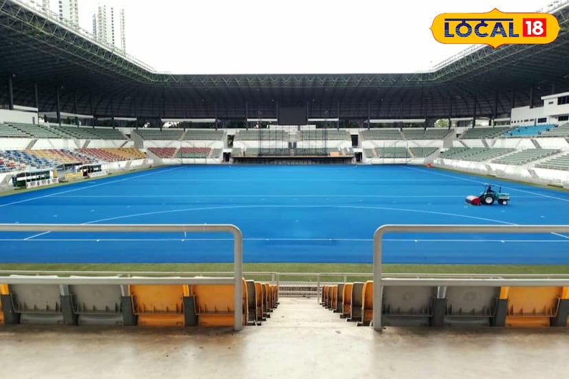 বাংলার হকির ইতিহাসে এটি এক নতুন অধ্যায়ের সূচনা বলেই মনে করছেন ক্রীড়াপ্রেমীরা। কারণ, আন্তর্জাতিক হকি ফেডারেশন (FIH) নবনির্মিত এই স্টেডিয়ামকে ‘ক্যাটাগরি ২’ সার্টিফিকেট প্রদান করেছে। এর অর্থ, জাতীয় স্তরের প্রতিযোগিতা থেকে আন্তর্জাতিক ম্যাচ- উভয়ই আয়োজন করা যাবে এখানে। এই স্বীকৃতির মেয়াদ থাকবে ২০২৭ সালের ১৩ ডিসেম্বর পর্যন্ত