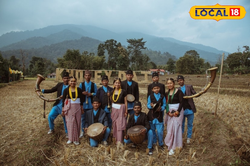 শুক্রবার কালিম্পঙের প্রশাসনিক বৈঠকে উৎসবের প্রস্তুতি নিয়ে আলোচনা করেন জিটিএ–র প্রতিনিধি দল ও জেলা প্রশাসন। আয়োজকদের মতে, খোলে দাই উৎসবকে কেন্দ্র করে কালিম্পংয়ের পারেংতারাকে পর্যটনের মানচিত্রে বিশেষভাবে চিহ্নিত করা হবে। উৎসবকে ঘিরে স্থানীয়দের পাশাপাশি দেশ–বিদেশের পর্যটক আকর্ষণের লক্ষ্যে এবার বিশেষ উদ্যোগ নিচ্ছে জিটিএ। (ছবি ও তথ্য: ঋত্বিক ভট্টাচার্য)