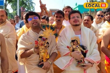 জগৎ বিখ্যাত শান্তিপুরের রাসের ভগবান এসে পৌঁছান ভক্তের দোরগোড়ায়