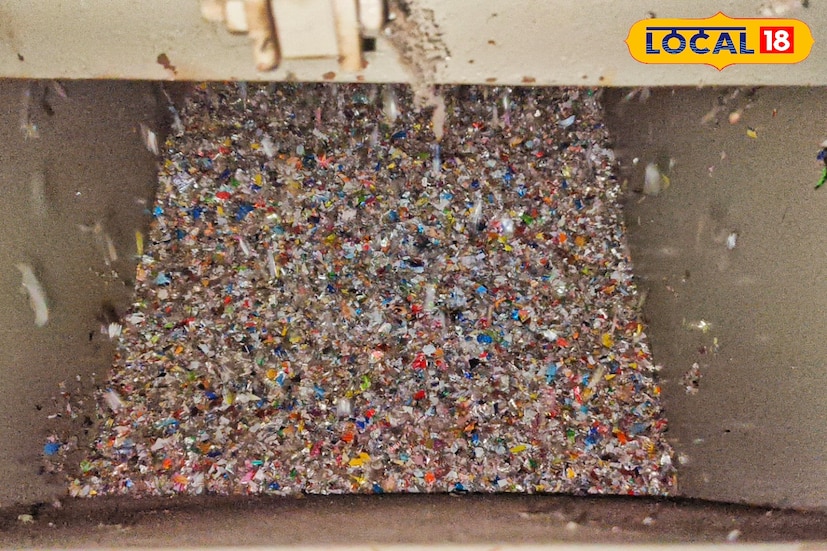 ফেলে দেওয়া প্লাস্টিক মেশিনের সাহায্যে গলিয়ে তৈরি করা হবে রাস্তা। পিচের বদলে দেওয়া হবে প্লাস্টিক। বাঁচবে বিপুল খরচ। মুক্ত হবে পরিবেশ দূষণ। 'ক্যাপচার দ্য প্লাস্টিক' প্রকল্পের মধ্যেমে তাই ব্লক প্রশাসন বর্জ্য প্লাস্টিক সংগ্রহ করছেন। গ্রামবাসী ও স্কুল পড়ুয়াদের কাজে লাগিয়েই সংগ্রহ করা হচ্ছে প্লাস্টিক বর্জ্য।বোতল পিছু দু'টাকা করে মেলায় সকলে আগ্রহী হচ্ছে প্লাস্টিক জমাতে।( ছবি ও তথ্য : দীপিকা সরকার)