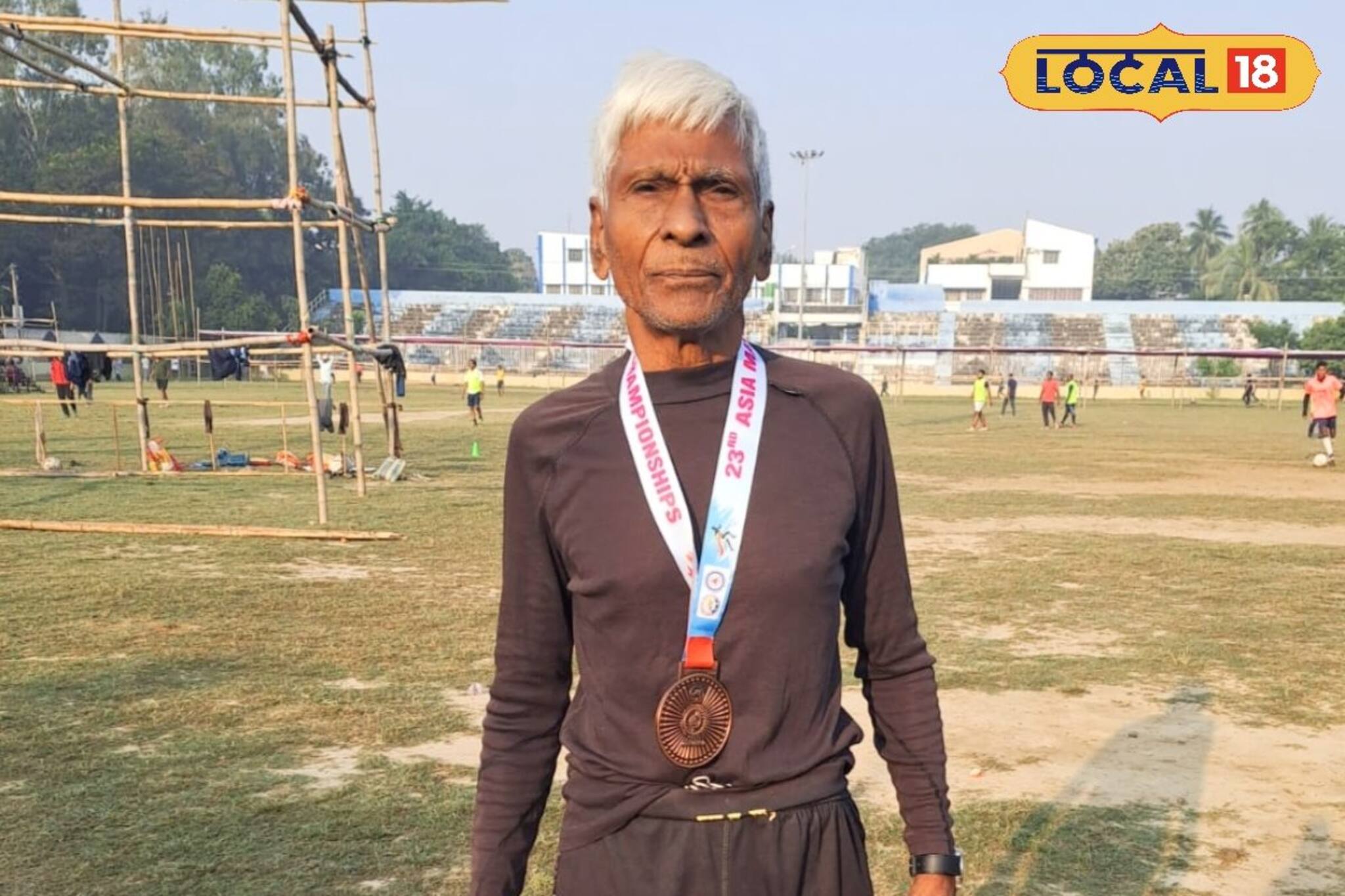 ৮৪ তেও অটুট এগিয়ে যাওয়ার লড়াই! আন্তর্জাতিক স্তরে ব্রোঞ্জ পেলেন মালদহের প্রবীণ