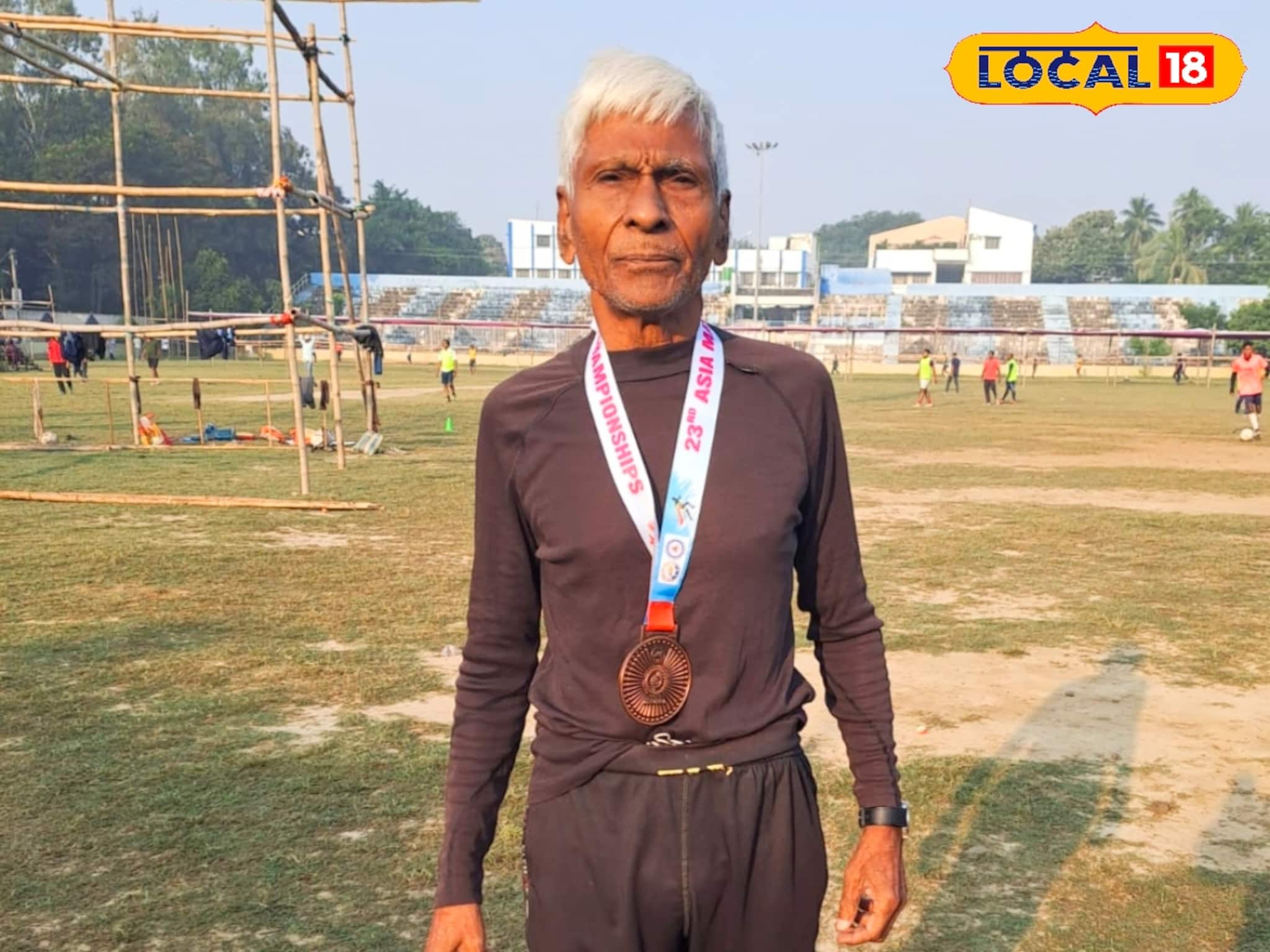 ৮৪ তেও অটুট এগিয়ে যাওয়ার লড়াই! আন্তর্জাতিক স্তরে ব্রোঞ্জ পেলেন মালদহের প্রবীণ