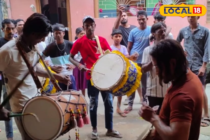 বর্তমানে আগের থেকে আরও বেশি আকর্ষণীয় হয়েছে এই উৎসবের শোভাযাত্রা। শহরের প্রতিটি ক্লাবই নিজেদের মত করে রঙিন আলোকসজ্জা, সজ্জিত প্রতিমা, নানান থিম ও বাজনার মাধ্যমে দর্শকদের মনোরঞ্জনের চেষ্টা করে। আলোকসজ্জার ঝলকানি, প্রতিমার নান্দনিকতা ও বাজনার তালে জমে ওঠে কাটোয়ার কার্তিক লড়াইয়ের রাত।তথ্য ও ছবি : বনোয়ারীলাল চৌধুরী