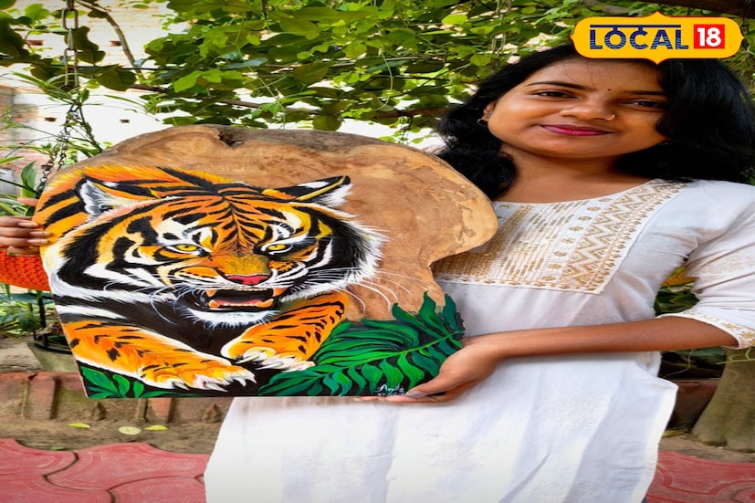 দুর্গাপুর আইটিআই কলেজের এই ছাত্রী তথা চিত্র শিল্পীর অভিনব শিল্প কলা দেখলে আপনিও আশ্চর্য হবেন।ওই ছাত্রী অর্পিতা সমাদ্দারের শিল্পসত্ত্বা , শৈল্পিক গুণাবলি, সৃজনশীলতা ও দক্ষতা সহ কল্পনার মাধ্যমে গড়ে ওঠা শিল্পকলা নজর কাড়ছে সোশ্যাল মিডিয়া সহ শিল্পাঞ্চলবাসীর।এক কথাই তিনি কোনও সাধারণ আর্টিস্ট নন। প্রচলিত শিল্পীদের মত কাগজে, কাপড়ে কেবল ছবি আঁকেননা তিনি।( ছবি ও তথ্য দীপিকা সরকার)