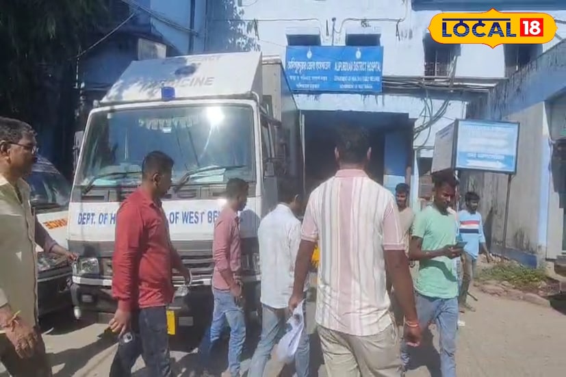 ড্রেনের নোংরা জল উপচে পড়ত ওয়ার্ডে। জলের সঙ্গে ওয়ার্ডে ঢুকে যেত নালায় বসবাস করা কীট পতঙ্গ।আর যার ফলে চিকিৎসা নিতে আসা রোগীরা নানান সমস্যার মুখোমুখি হতেন হাসপাতালে এসে। এবার সেই সমস্যার স্থায়ী সমাধান হতে চলেছে। 