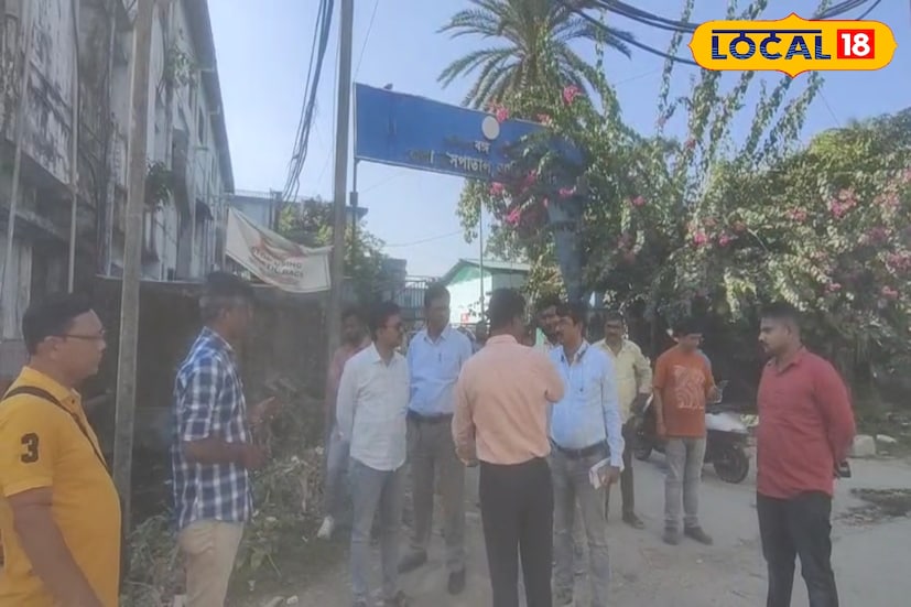 অবশেষে দীর্ঘ প্রতীক্ষার অবসান, আলিপুরদুয়ার জেলা হাসপাতালে শুরু হল মাস্টার প্ল্যান অনুযায়ী নিকাশি ব্যবস্থার কাজ।দীর্ঘদিন ধরে আলিপুরদুয়ার জেলা হাসপাতালে নিকাশি ব্যবস্থা একেবারেই ভেঙ্গে পড়েছিল। বর্ষার সময় বাদেও হাসপাতাল ভাসত নোংরা জলে। 