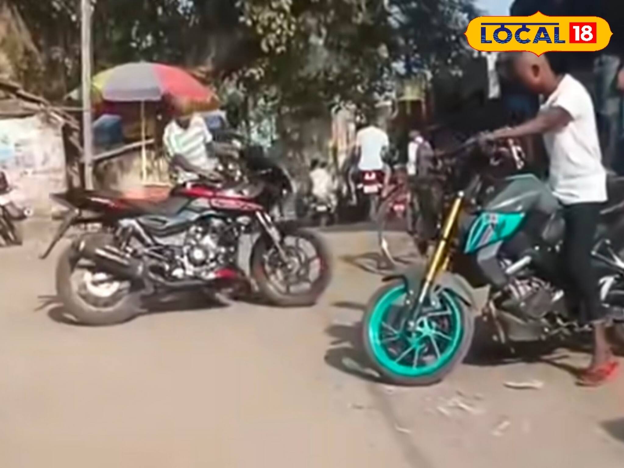 স্কুলের সামনে এসে ছাত্রীদের উত্যক্ত! রোমিওদের মাথা ন্যাড়া করে দিল গ্রামবাসীরা