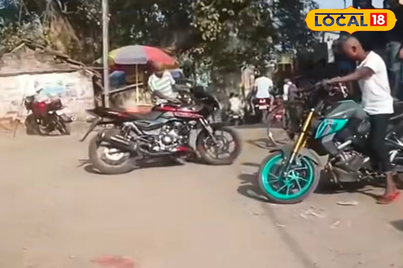 স্কুলের পরিচালন কমিটির সদস্যরা জানিয়েছেন, মটর বাইক নিয়ে দাপাদাপি স্কুল চত্বরে এখন নিত্যদিনের ঘটনা। পাঠরত ছাত্রীদের দেখে কটুক্তি করতে থাকে কিছু যুবক বেশ কিছু দিন ধরেই। এটা নিয়ে ছাত্রী থেকে অভিভাবক সকলেই আমাদের কে জানিয়েছে। আমরা প্রশাসনকে আরও কড়া হতে অনুরোধ করেছি। তাই মটর বাইক থেকে রোমিওদের নামিয়ে মাথা মুড়িয়ে ন্যাড়া করে দেওয়া হয়েছে।