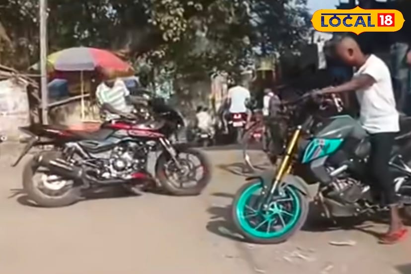 জানা গিয়েছে, মুর্শিদাবাদ জেলার বেলডাঙা কুমারপুর ভোলানাথ মেমোরিয়াল হাইস্কুল যখন সকাল হতেই শুরু করে তখন কিছু যুবক মটর বাইক নিয়ে এলাকায় দাপাদাপি করতে থাকে। শুধু তাই নয়, স্কুলে আসা ছাত্রীদেরকেও কটুক্তি করে বলেও অভিযোগ। বিষয়টি নিয়ে প্রশাসনকে জানান হয় একাধিকবার। যদিও পুলিশ সঙ্গে সঙ্গে এলাকায় টহলদারি শুরু করে। কিন্তু পুলিশের টহলদারি শেষ হলেই আবার নতুন করে রোমিওদের দাপাদাপি হতে থাকে। মটর বাইকের গতি থাকে ভয়ঙ্কর।