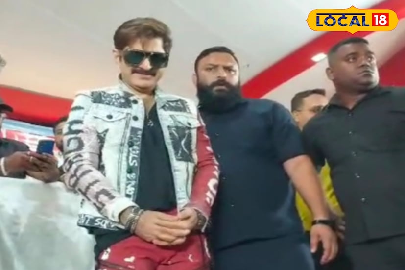 অভিনেতা সুপারস্টার জিৎ জানিয়েছেন, আমি ভাবতে পারিনি এই মাঠে এত জনপ্লাবন তৈরি হবে। মুর্শিদাবাদের দর্শকদের আবেগে আমি গর্বিত আপ্লুত। শীতের রাতে হরিদাসমাটিতে ফুটবল খেলা দর্শকদের দু'দিন ব্যাপি মনোরঞ্জন দেবে এটাই আশারাখি।