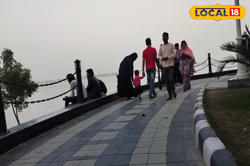 জেলার অন্যতম সেরা পর্যটন কেন্দ্র উলুঘাটা সুইসগেট সংলগ্ন নদীর পাড়। কয়েক মাস যাবত জেলা পরিষদের তরফে সাজিয়ে তোলার কাজ শুরু হয়। সেই কাজ শেষে, শীতের আগেই নতুন রূপে পর্যটকদের চোখে ধরা দেয় পর্যটন কেন্দ্র ' গড়চুমুক'। শীতের মরশুমের আগেই, এবার মানুষকে আকৃষ্ট করছে এই পর্যটন কেন্দ্র।