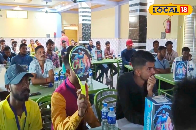 গ্রামের এই গৌড় প্রিমিয়ার লীগ খেলার উদ্যোক্তা বাপি ঘোষ জানান, 