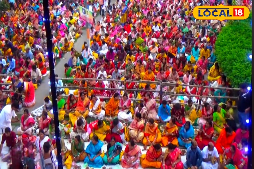  বছরের সব সময়ই বাবা লোকনাথের চাকলা মন্দিরে ভিড় থাকে ভক্তদের। সারাদিনে তিনবার পুজো হয়। শুভ কাজে ভক্তরা বাবার আশীর্বাদ নিতেও আসেন এই মন্দিরে। মন্দির কমিটির তরফ থেকে নানাভাবে সাজিয়ে তোলা হচ্ছে মন্দির। দূর-দূরান্ত এমনকি ভিন রাজ্য থেকেও বহু ভক্ত মঙ্গলদ্বীপ জ্বালাতে এদিন উপস্থিত হয়েছিলেন লোকনাথ বাবার চাকলা ধাম মন্দিরে