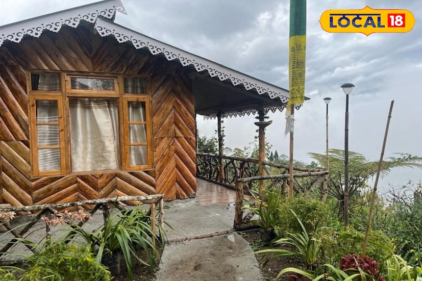 *সবচেয়ে বড় চমক—কটেজের বিছানা ছাড়াই চোখের সামনে খুলে যায় ডুকা ভ্যালির ওপারে নাথুলার বরফে ঢাকা শৃঙ্গ। মেঘ–রোদ–কাঞ্চনজঙ্ঘার লুকোচুরি সেখানে রোজকার দৃশ্য।