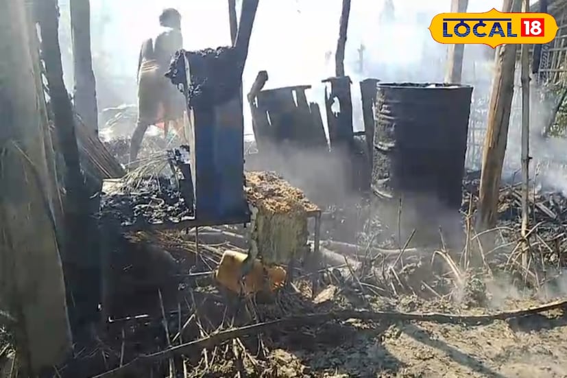 স্থানীয়রা জানান, প্রথমে মিটারবক্স থেকে হালকা ধোঁয়া বেরোতে দেখা গেলেও কিছুক্ষণ পর সেই তার জ্বলে ওঠে। তারপরই আগুন দাউদাউ করে ছড়িয়ে পড়ে ঘরের ভেতর। চিৎকার শুনে গ্রামের মানুষ ছুটে এসে বালতি, কলসি ও নলকূপের জল নিয়ে আগুন নেভানোর চেষ্টা শুরু করেন। তাঁদের দ্রুত উদ্যোগে আগুন কিছুটা নিয়ন্ত্রণে এলেও ততক্ষণে ঘরের গুরুত্বপূর্ণ সামগ্রী ভস্মীভূত হয়ে যায়।